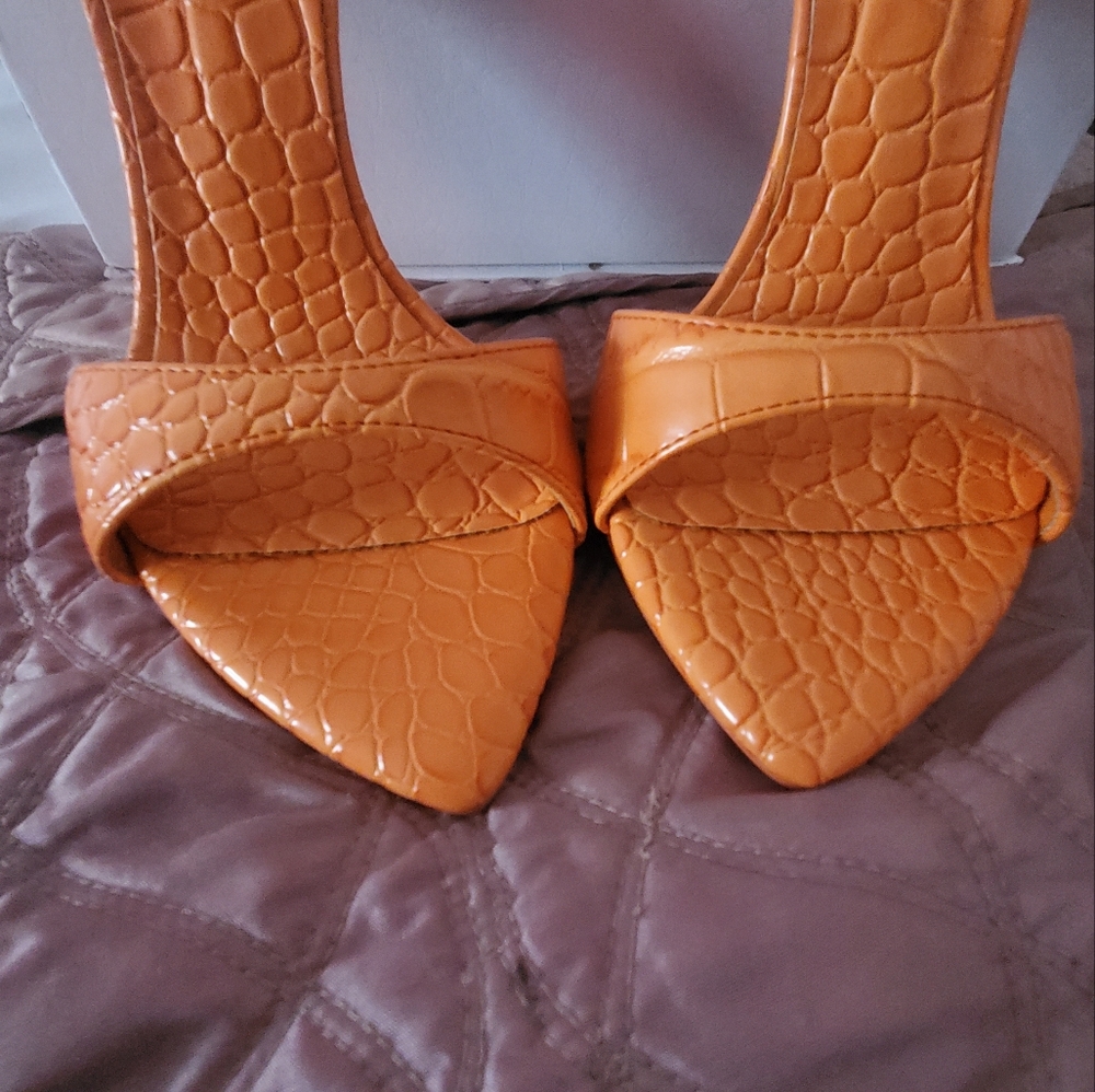 Sandals - Picture 4 of 5
